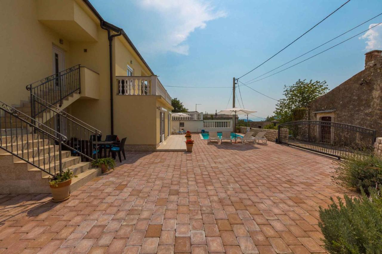 Holiday Home In Grizane 39285 Exterior photo