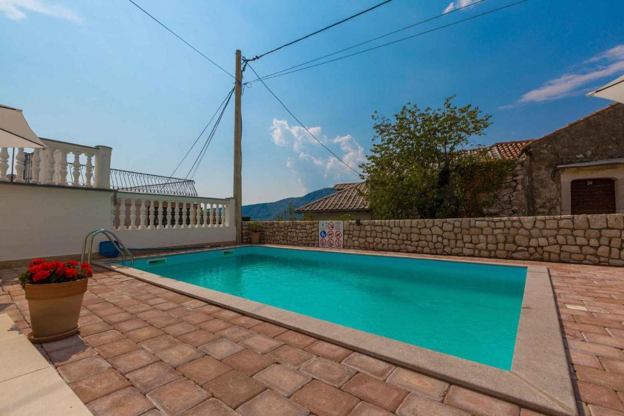 Holiday Home In Grizane 39285 Exterior photo