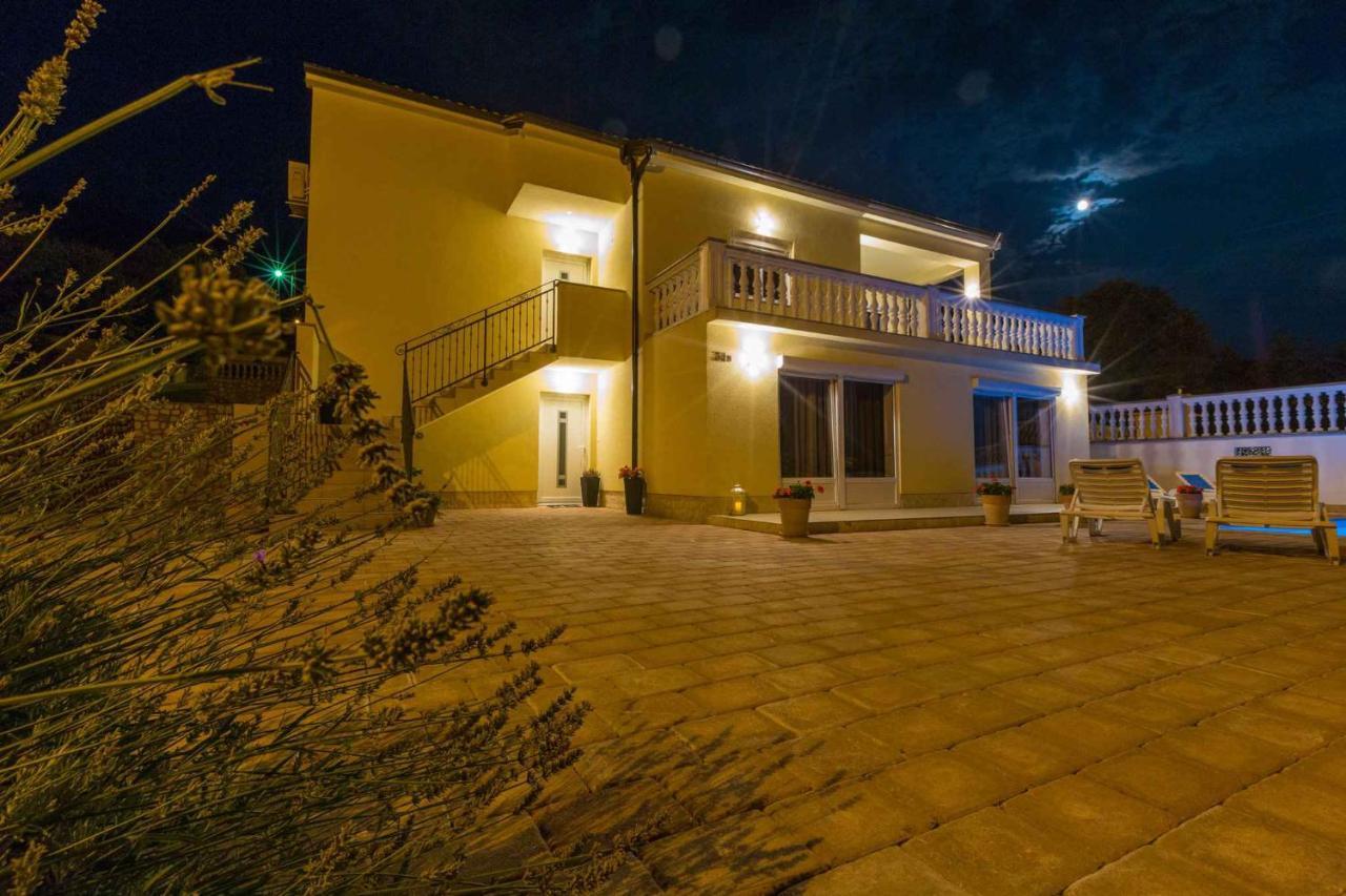 Holiday Home In Grizane 39285 Exterior photo