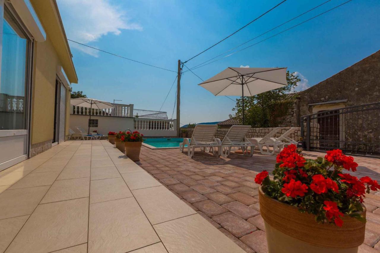 Holiday Home In Grizane 39285 Exterior photo