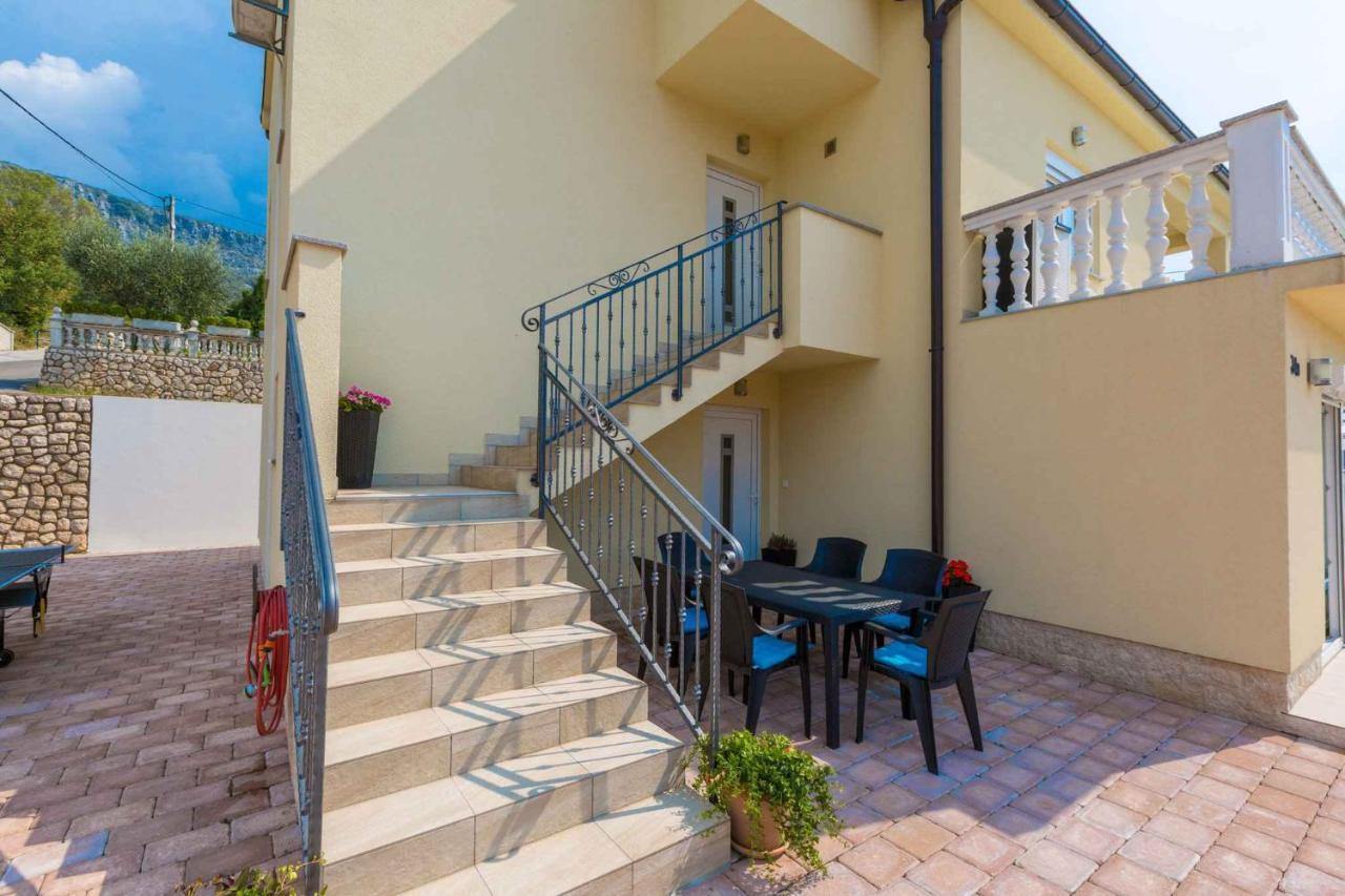 Holiday Home In Grizane 39285 Exterior photo